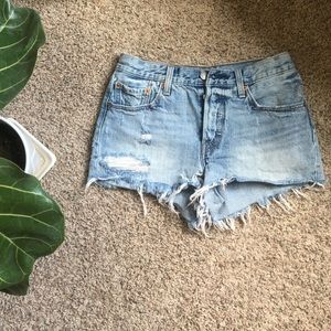 Levi’s cutoff shorts